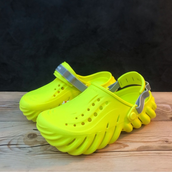 Crocs Echo Reflective Backstrap Clog - Picture 7 of 16